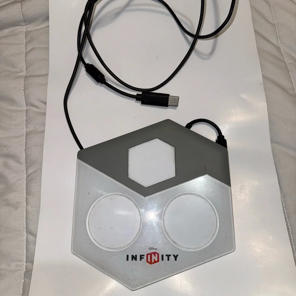 Disney Infinity Hexagonal Base with USB - Gray and White Used